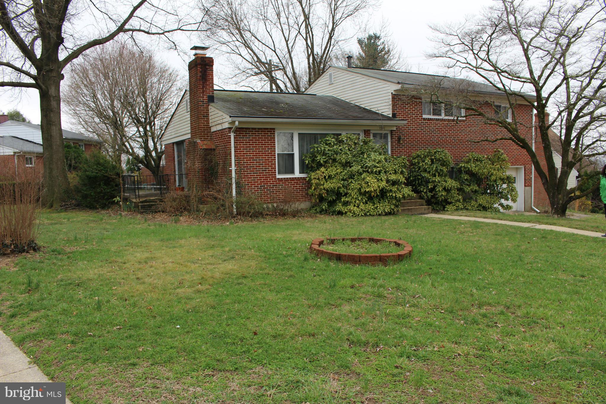 1901 Branston Road Catonsville, MD 21228 - Photo 2 of 11 Large front yard