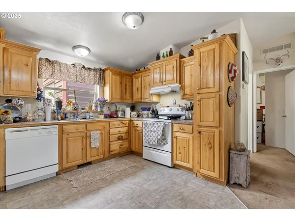 $199,000 | 600 Northwest Cupid Avenue, Sumpter, OR 97877