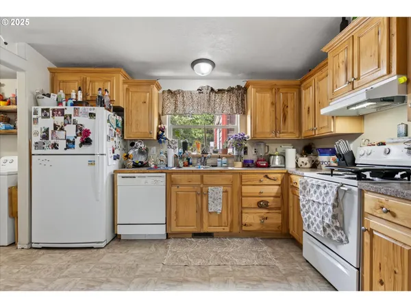 $199,000 | 600 Northwest Cupid Avenue, Sumpter, OR 97877