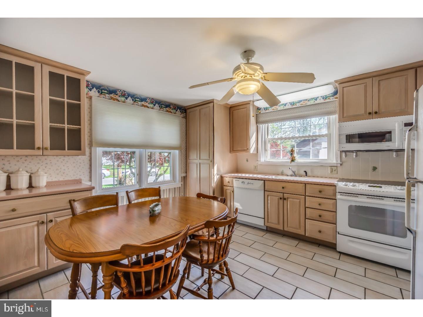 31 South Wakefield Road Eagleville, PA 19403 - Photo 11 of 25 Kitchen