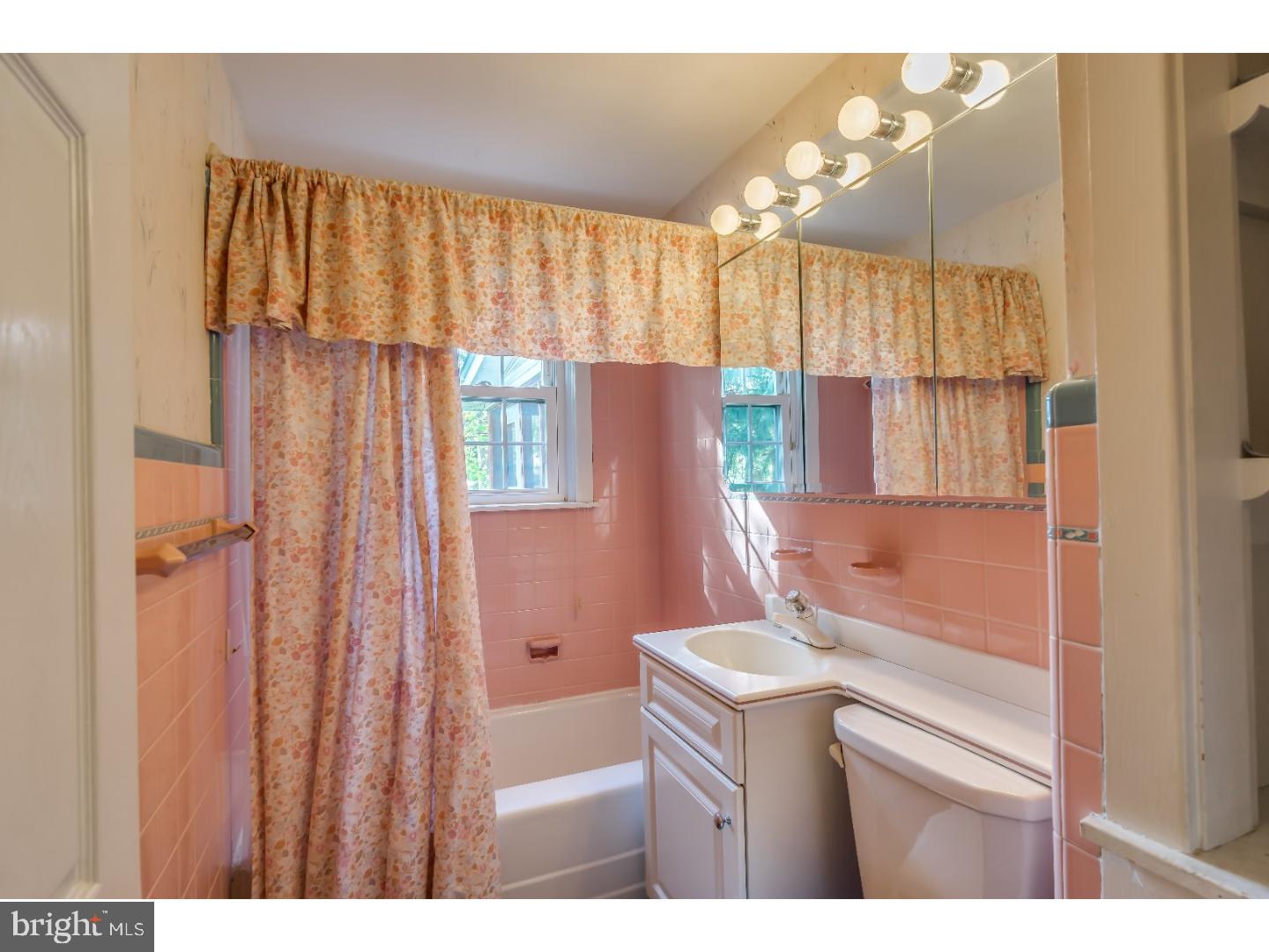 31 South Wakefield Road Eagleville, PA 19403 - Photo 21 of 25 Bathroom