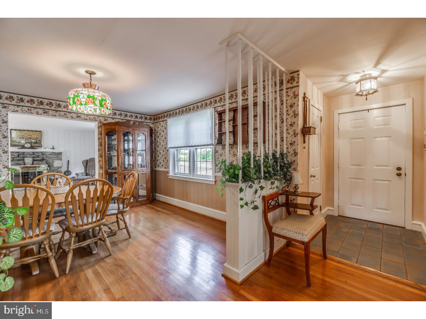 31 South Wakefield Road Eagleville, PA 19403 - Photo 4 of 25 Foyer