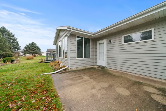 $310,000 | 728 Nantucket Drive, Unit 1, Janesville, WI 53546