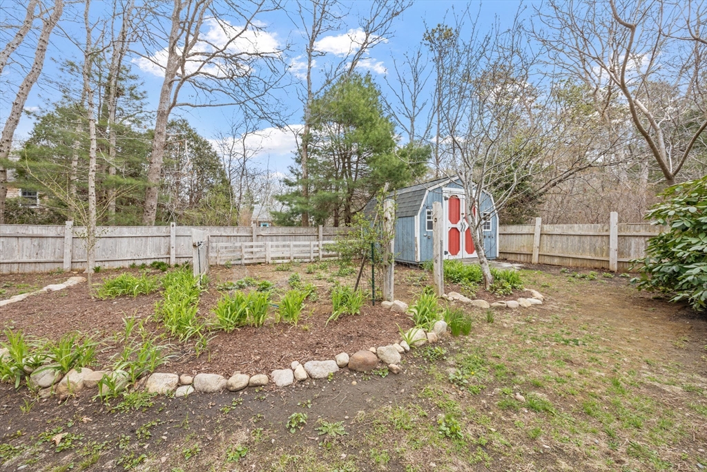 128 Quaker Meeting House Road Sandwich, MA 02537 - Photo 4 of 42