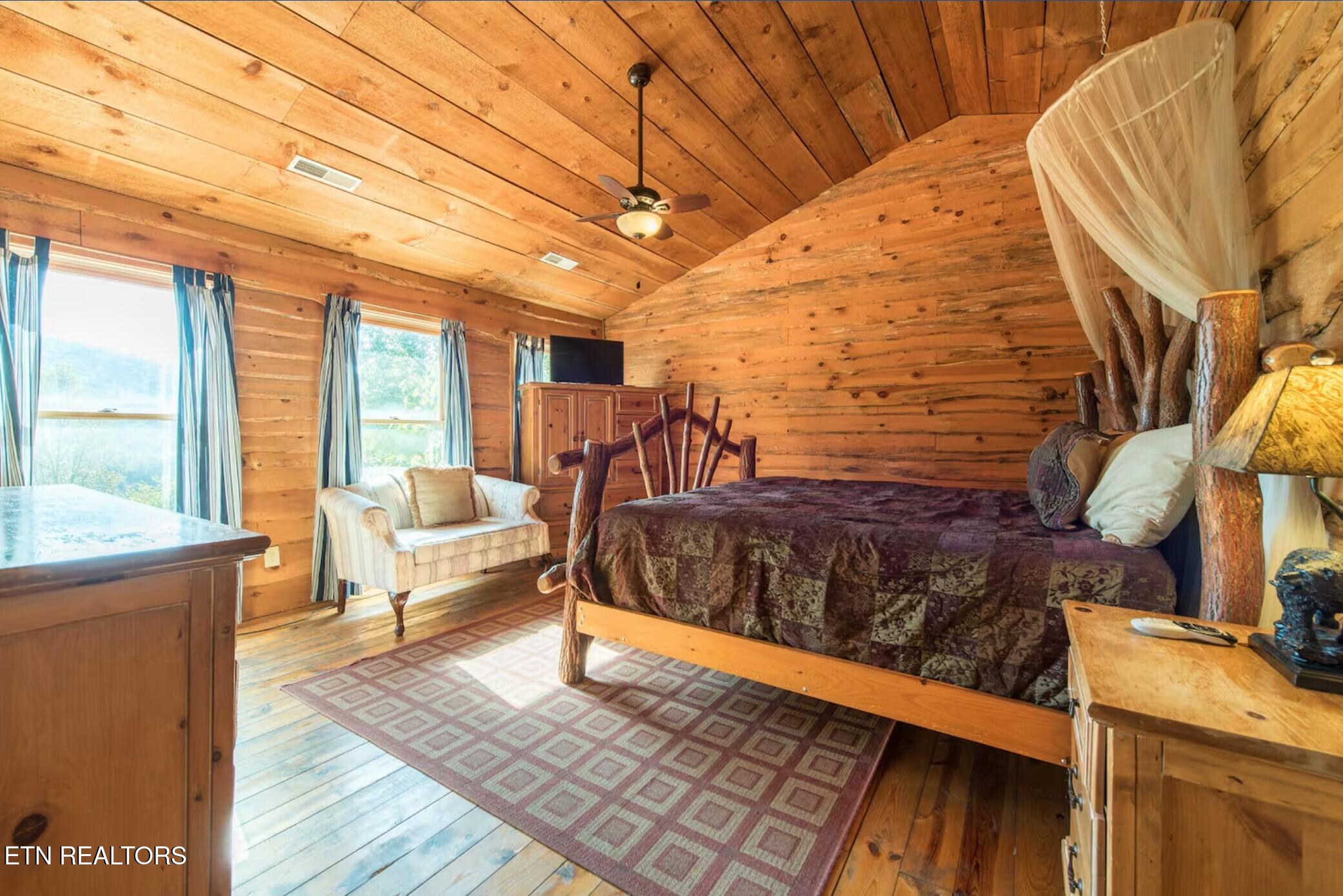 3031 Hatcher Top Road Sevierville, TN 37862 - Photo 11 of 21 upstairs bedroom