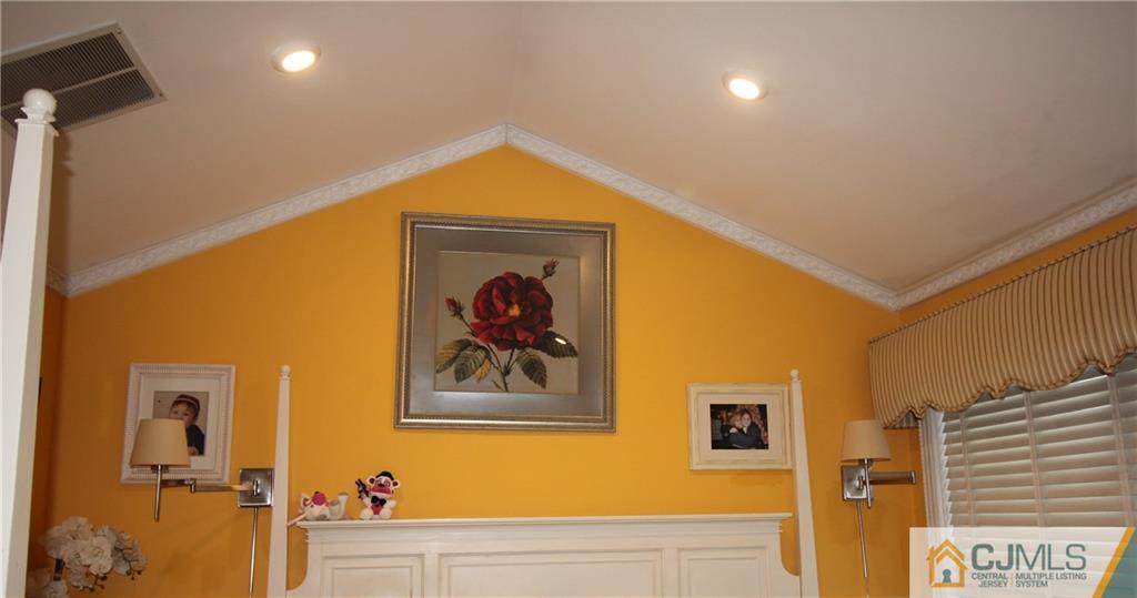 2007 Ridgeview Court Sayreville, NJ 08859 - Photo 14 of 25 Gallery Image 14