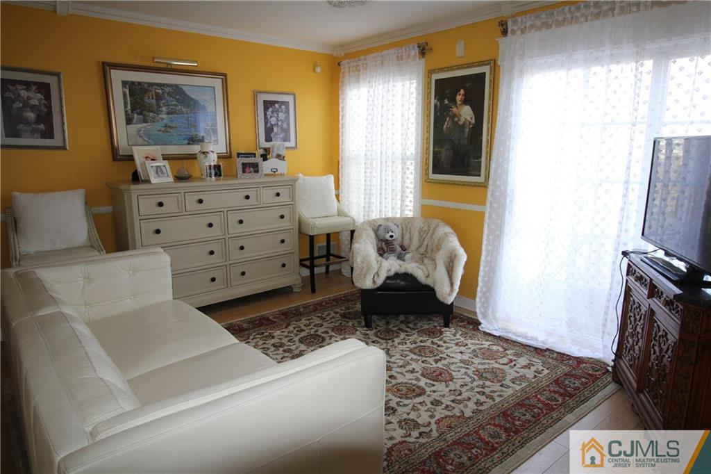2007 Ridgeview Court Sayreville, NJ 08859 - Photo 3 of 25 Gallery Image 3