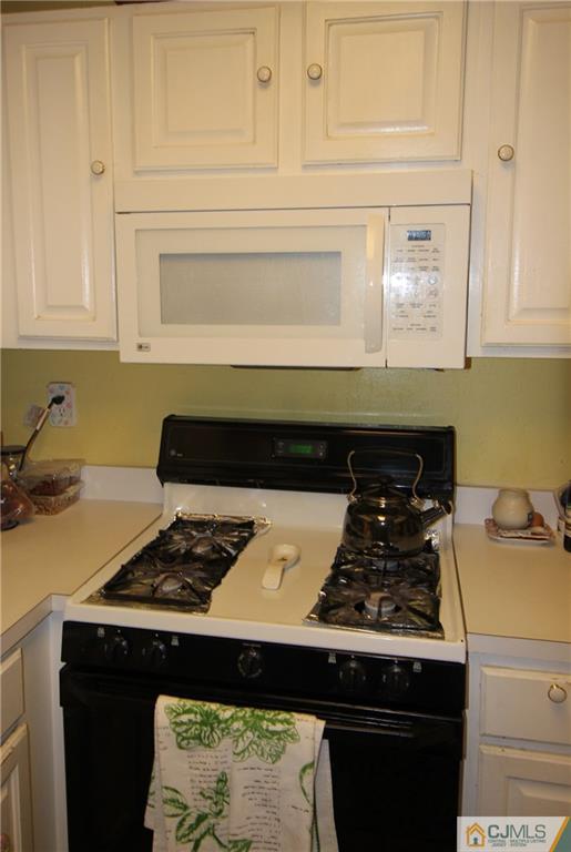 2007 Ridgeview Court Sayreville, NJ 08859 - Photo 7 of 25 Gallery Image 7