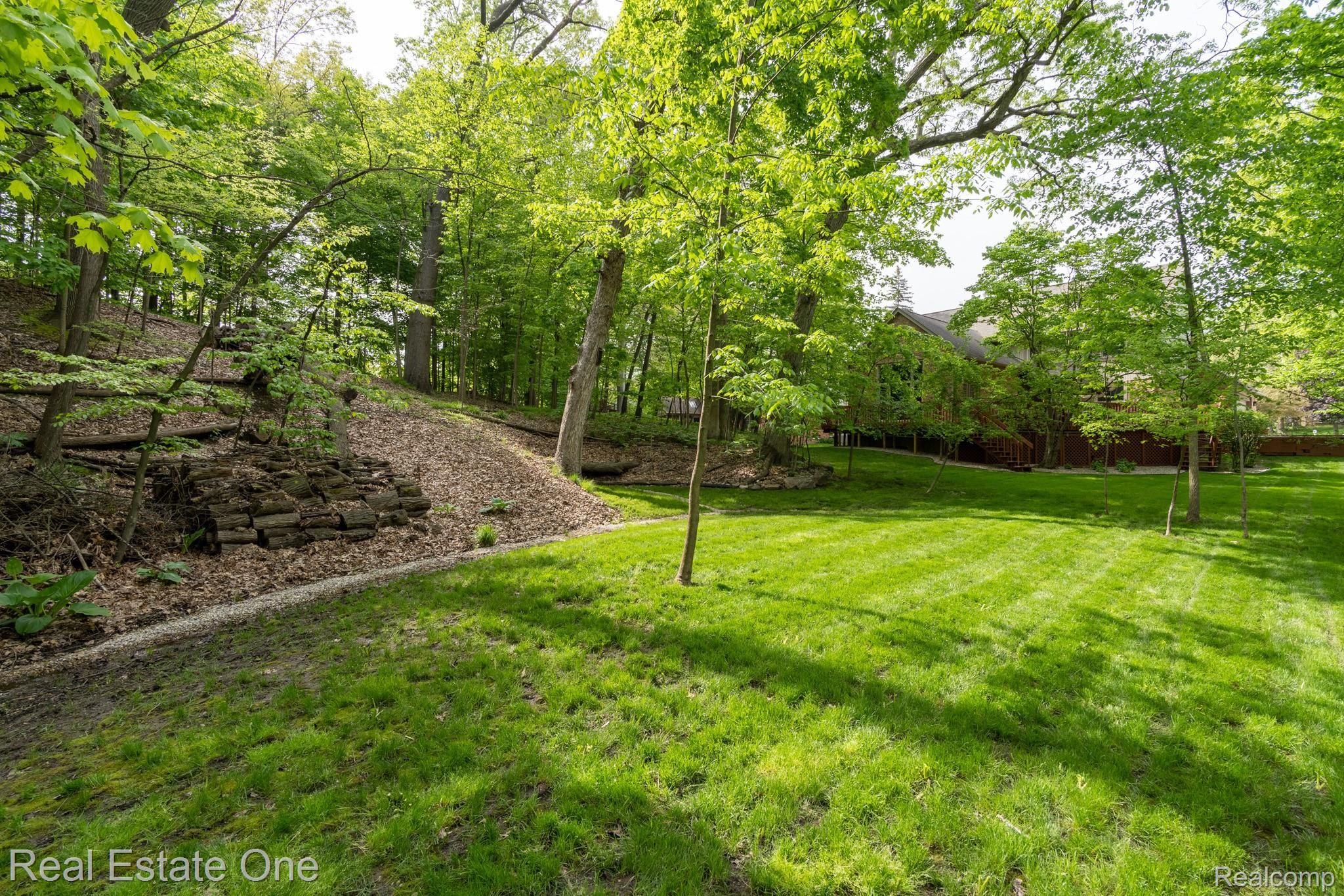 1403 Springwood Lane Rochester, MI 48309 - Photo 43 of 47 DSC06905-HDR.jpg