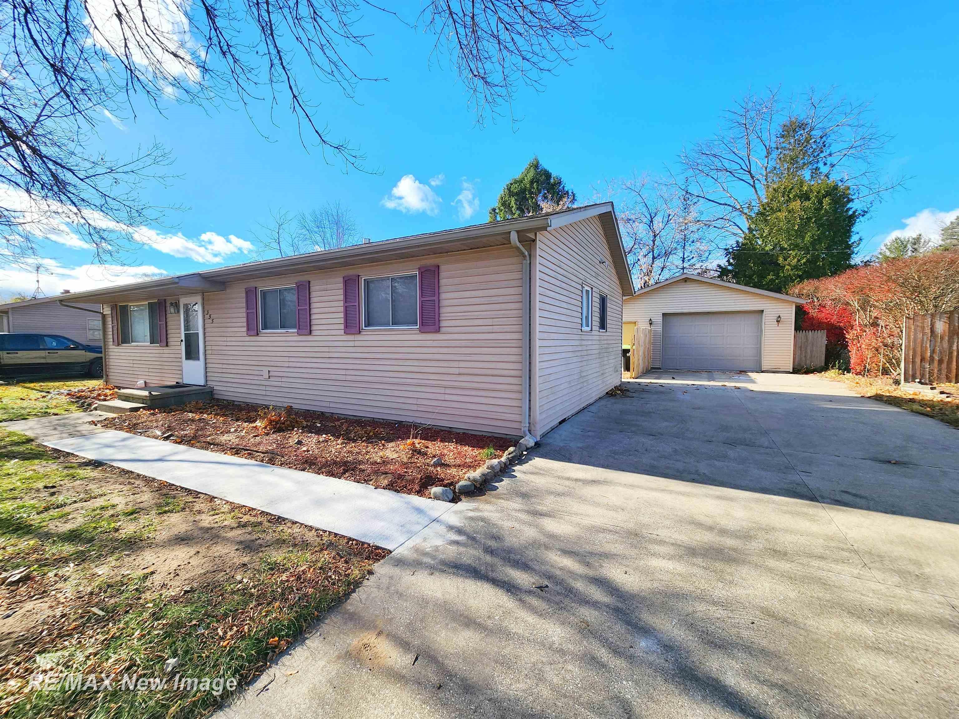 355 North Water Street Pinconning, MI 48650 - Photo 4 of 30