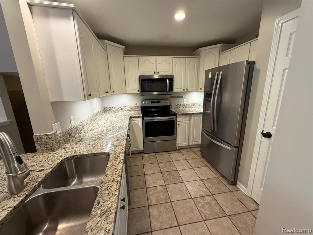 7172 Kings Way Flushing, MI 48433 - Photo 9 of 41