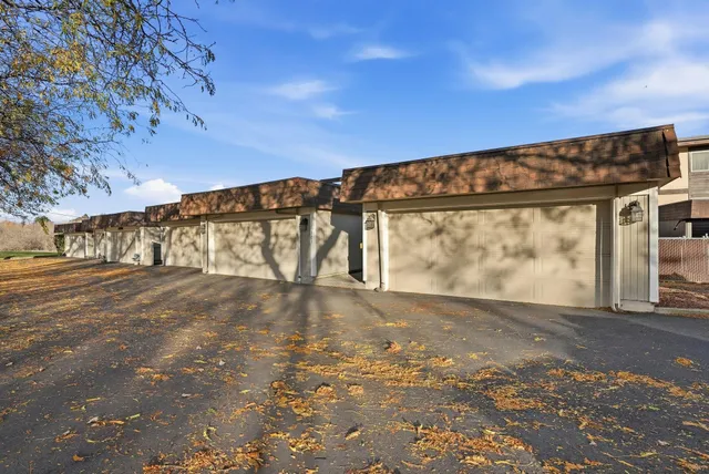 $335,000 | 301 South Liberty Lake Road, Unit #3, Liberty Lake, WA 99019