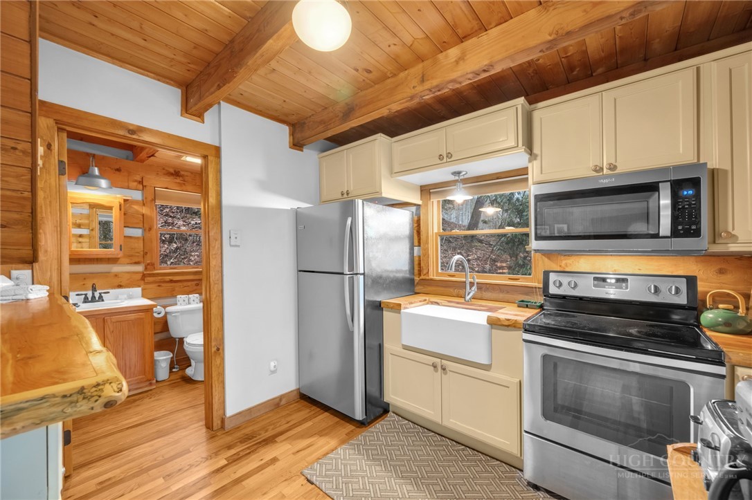 270 Bentley Road Sugar Grove, NC 28679 - Photo 33 of 47