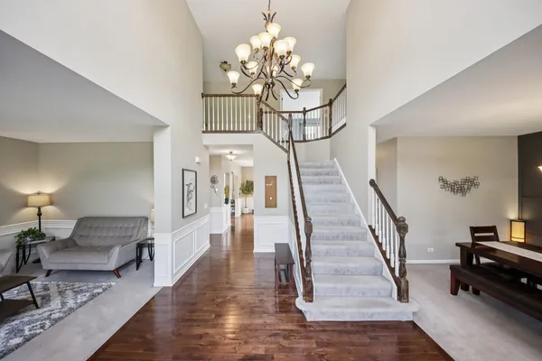 $668,900 | 1138 Ridgewood Circle, Lake In The Hills, IL 60156