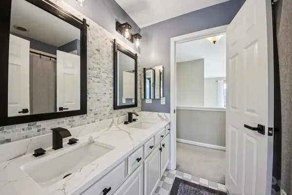 $668,900 | 1138 Ridgewood Circle, Lake In The Hills, IL 60156
