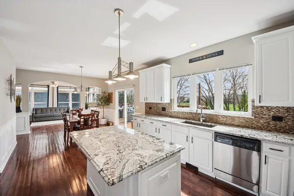 $668,900 | 1138 Ridgewood Circle, Lake In The Hills, IL 60156