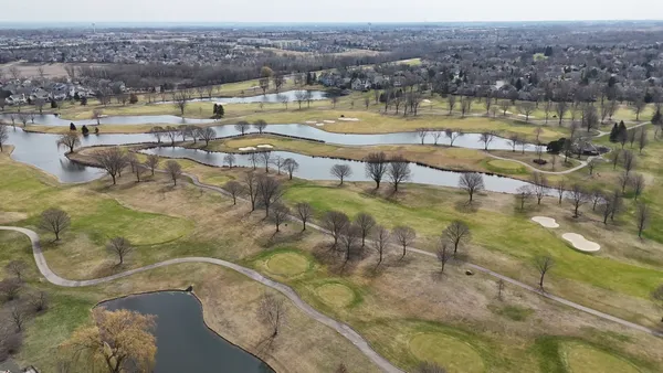 $668,900 | 1138 Ridgewood Circle, Lake In The Hills, IL 60156