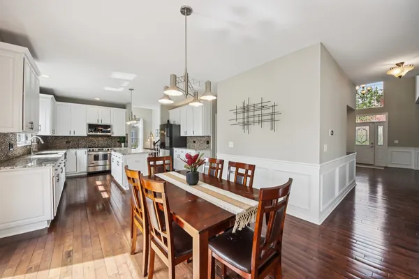 $668,900 | 1138 Ridgewood Circle, Lake In The Hills, IL 60156
