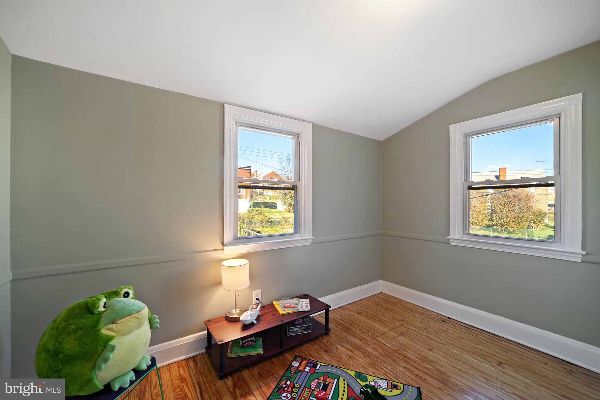 3733 Rueckert Avenue Baltimore, MD 21206 - Photo 21 of 29 Bedroom 3