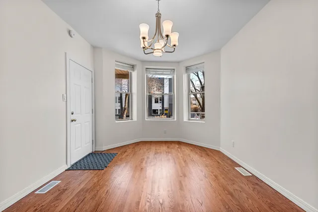 $2,395 | 2630 North Hamlin Avenue, Unit 1, Chicago, IL 60647