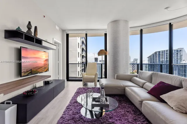 $7,500 | 55 Southwest 9th Street, Unit 4201, Miami, FL 33130