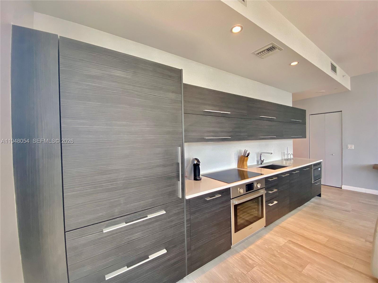 55 Southwest 9th Street, Unit 4201 Miami, FL 33130 - Photo 7 of 37