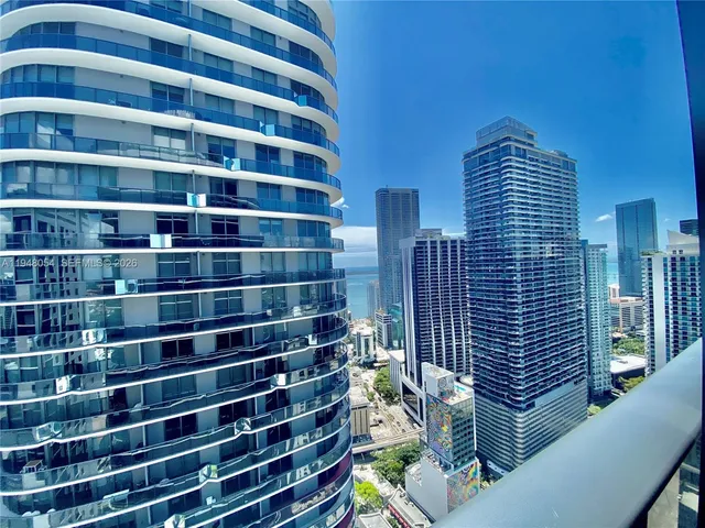 $7,500 | 55 Southwest 9th Street, Unit 4201, Miami, FL 33130