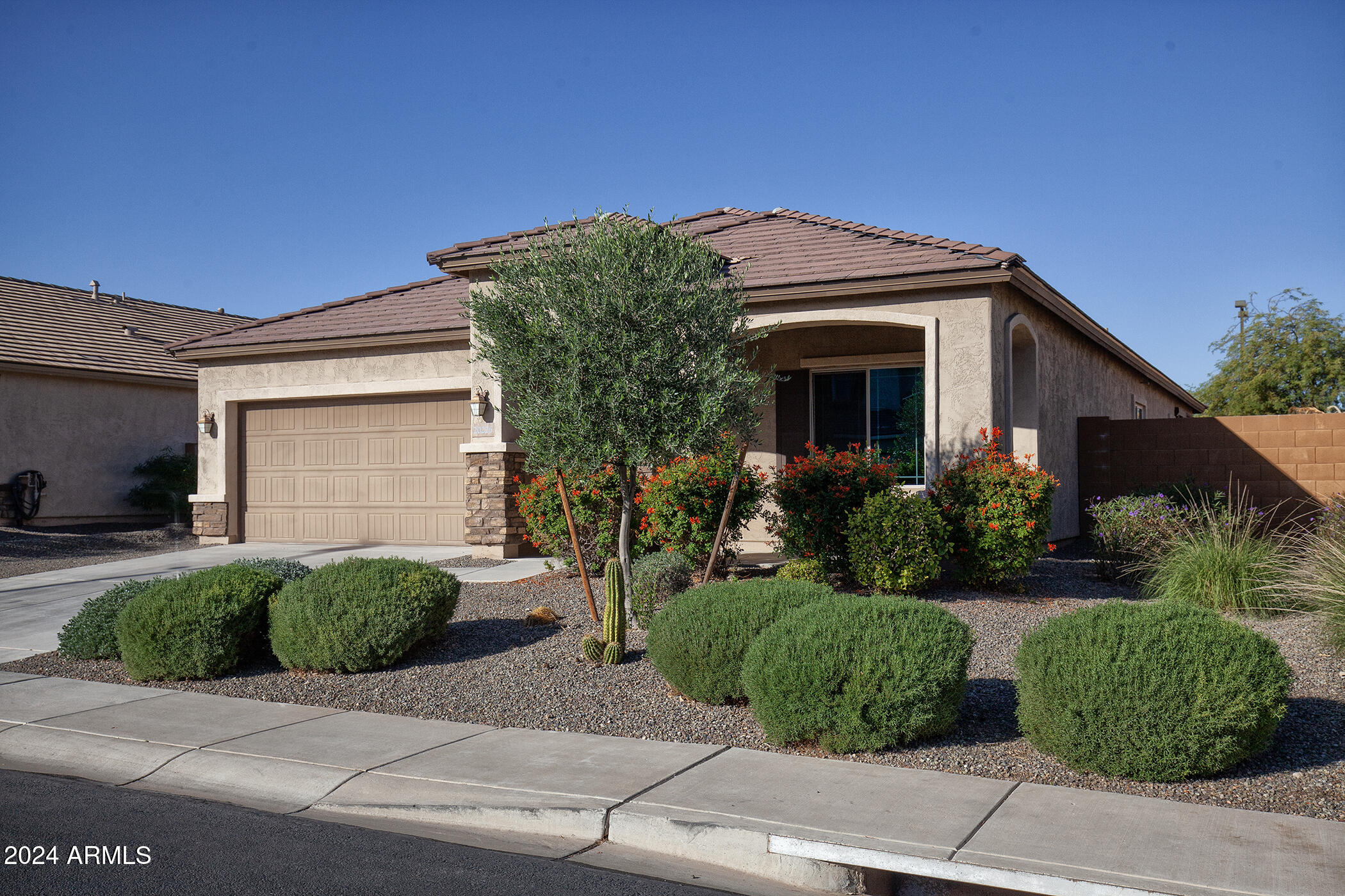 20226 North 260th Drive Buckeye, AZ 85396 - Photo 4 of 109 001_20226N260thDr