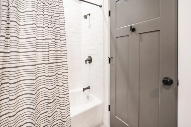 $2,400 | 1002 Highway 3, Unit 1 WEST, Holderness, NH 03245