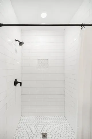 $2,400 | 1002 Highway 3, Unit 1 WEST, Holderness, NH 03245