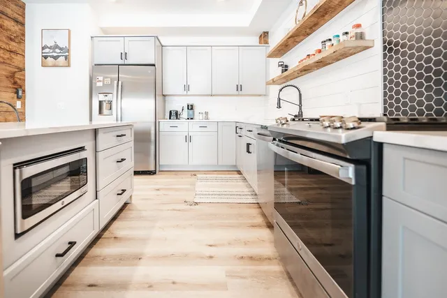 $2,400 | 1002 Highway 3, Unit 1 WEST, Holderness, NH 03245