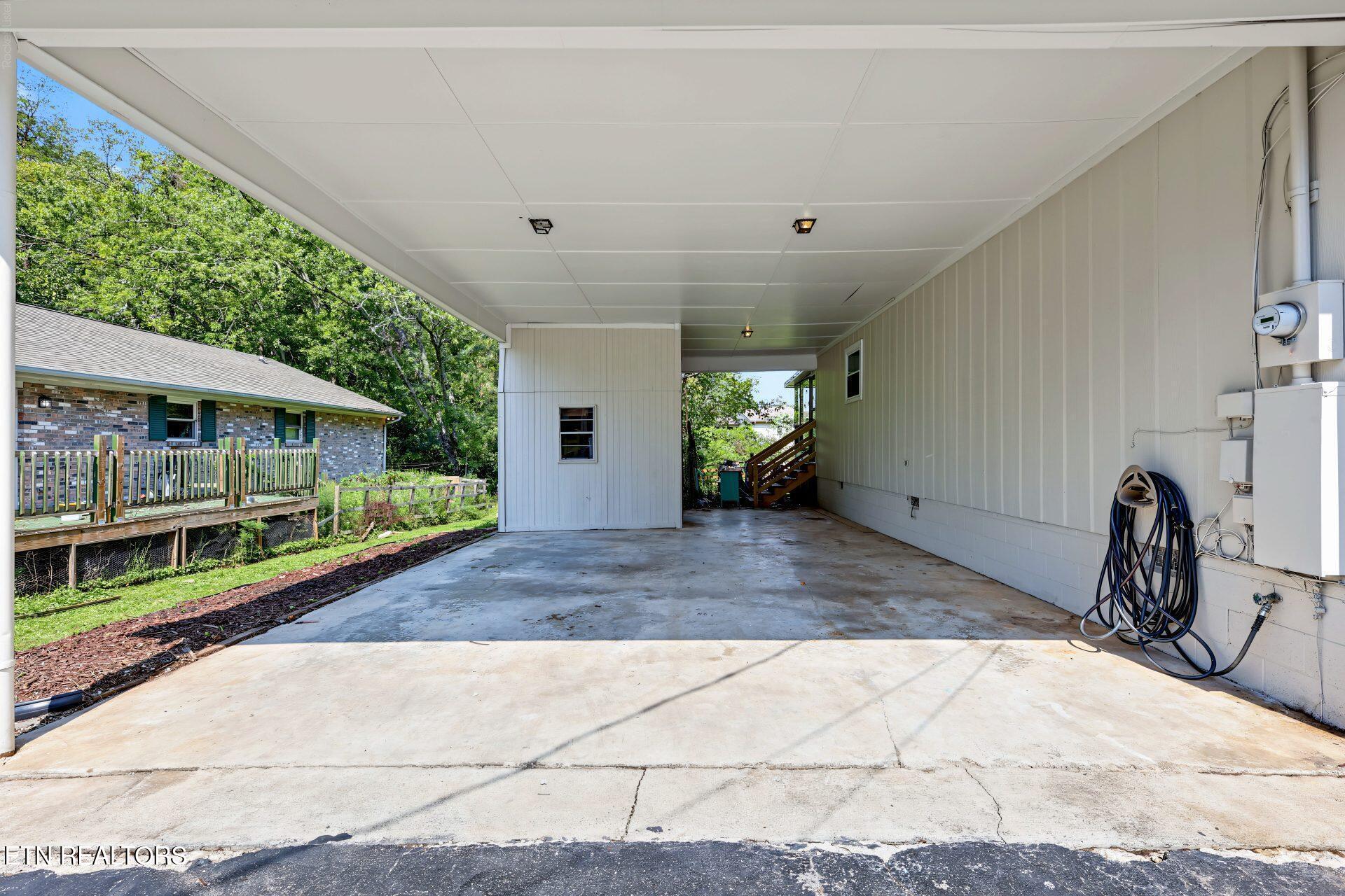 14 Cooper Lane Oak Ridge, TN 37830 - Photo 35 of 40 35_beyc6ab42b2152804