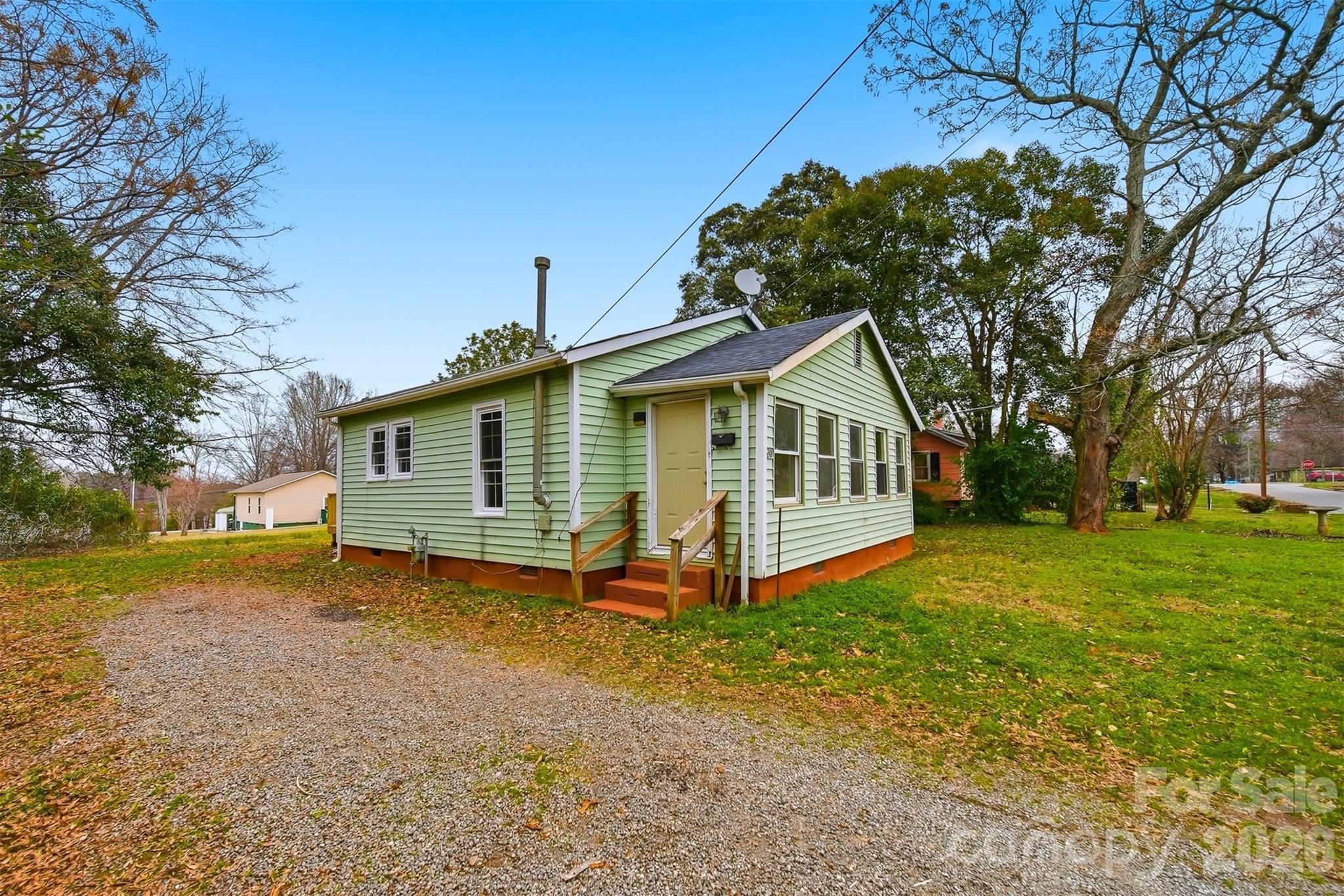 630 2nd Street Southwest Conover, NC 28613 - Photo 2 of 36
