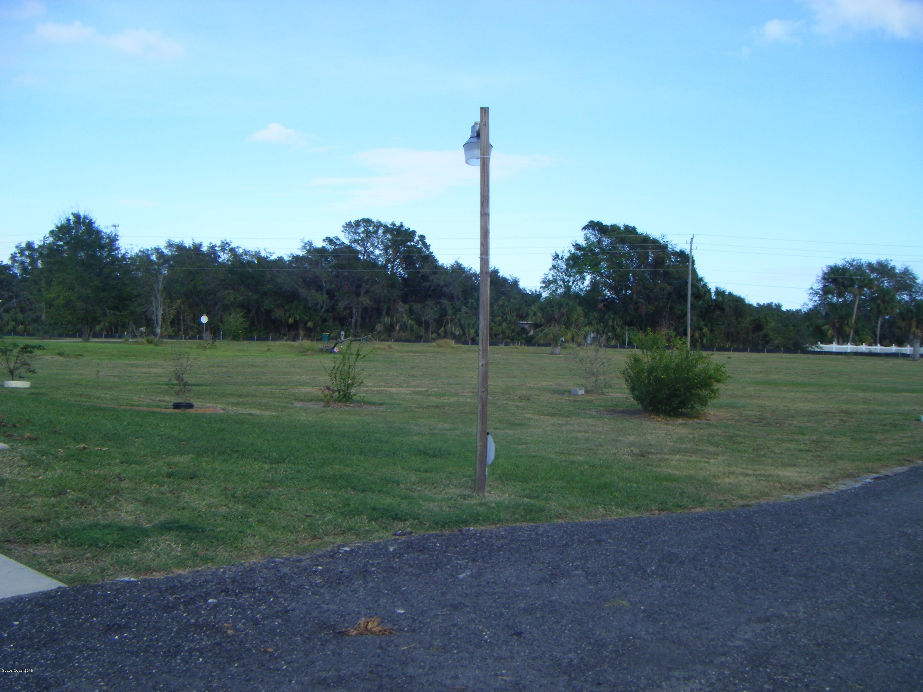 3100 Folsom Road Mims, FL 32754 - Photo 11 of 41 front yard