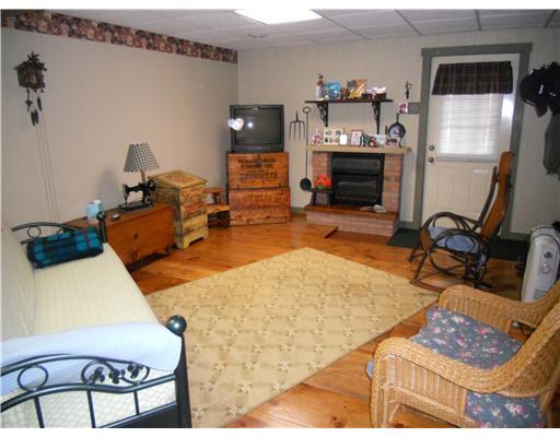 2091 Stoystown Road Friedens, PA 15541 - Photo 9 of 18 Family Room. House #1