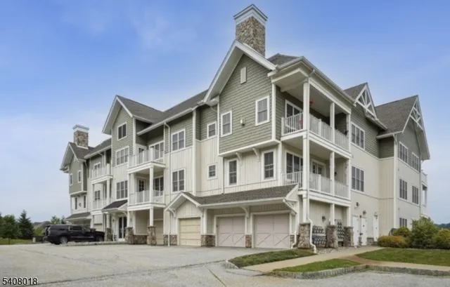 $399,000 | 169 Tarrington Road, Unit 203, Hamburg, NJ 07419
