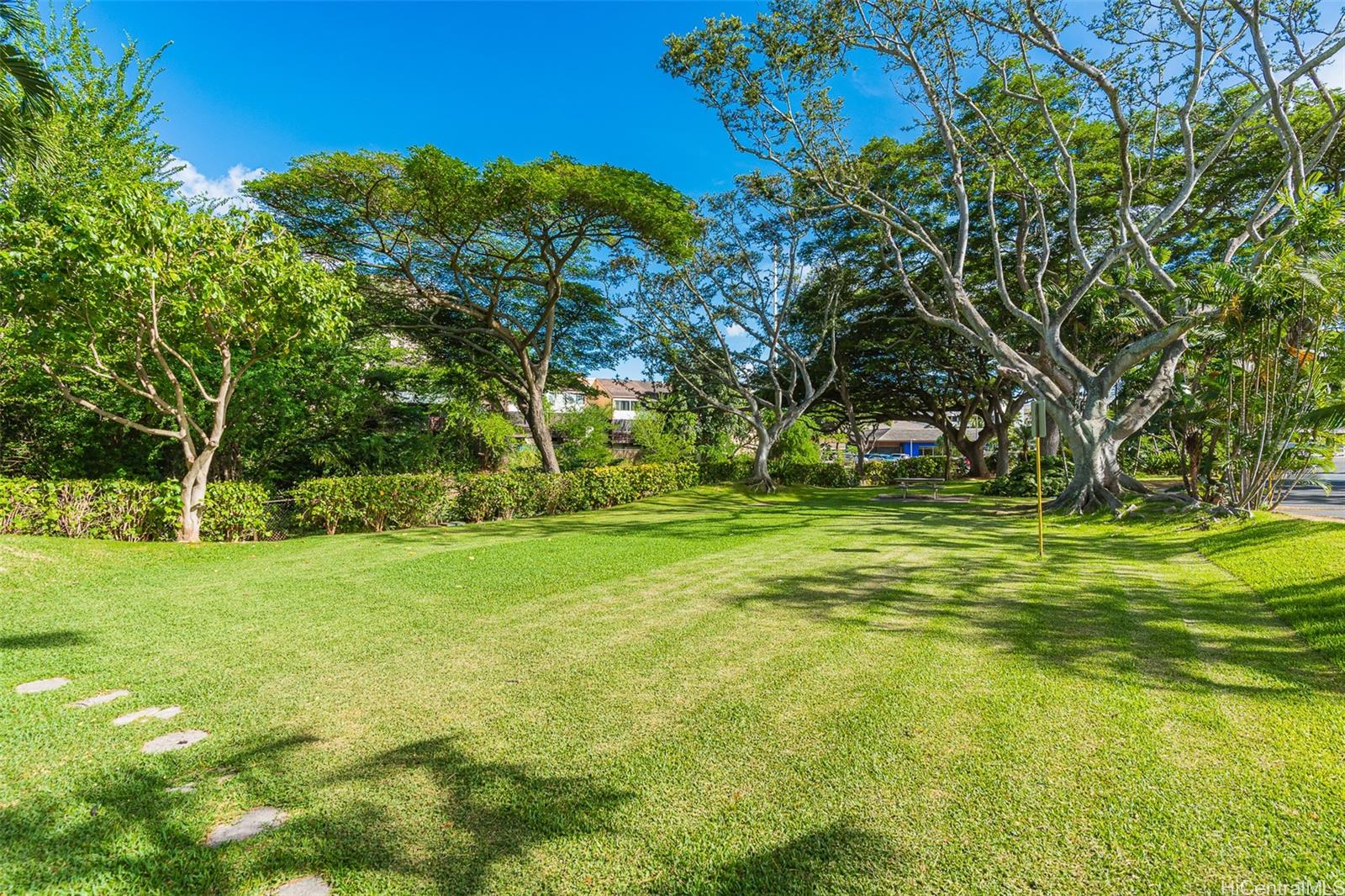 98-1042 Moanalua Road, Unit 2201 Aiea, HI 96701 - Photo 17 of 19 a view of a field with trees