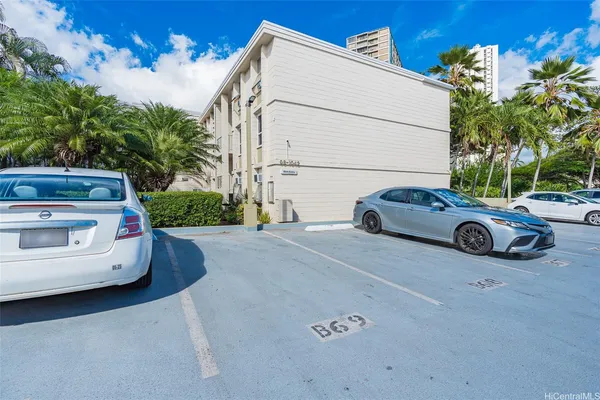 a view of a garage