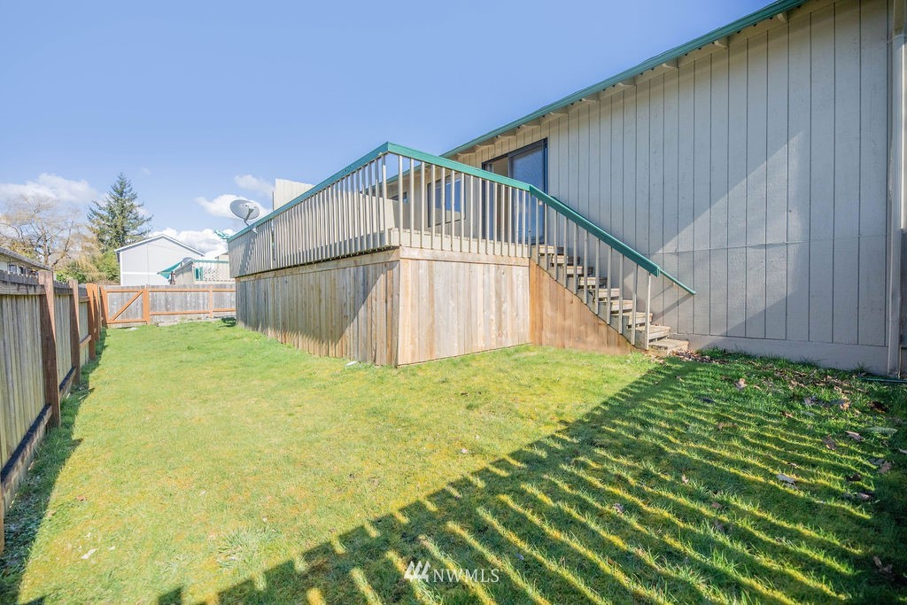 311 Date Street Sultan, WA 98294 - Photo 27 of 29 a view of balcony with garden