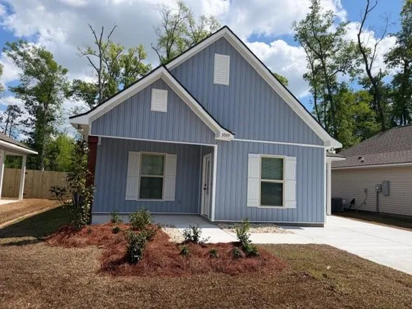 $1,500 | 1009 South Pine Street, Hammond, LA 70403