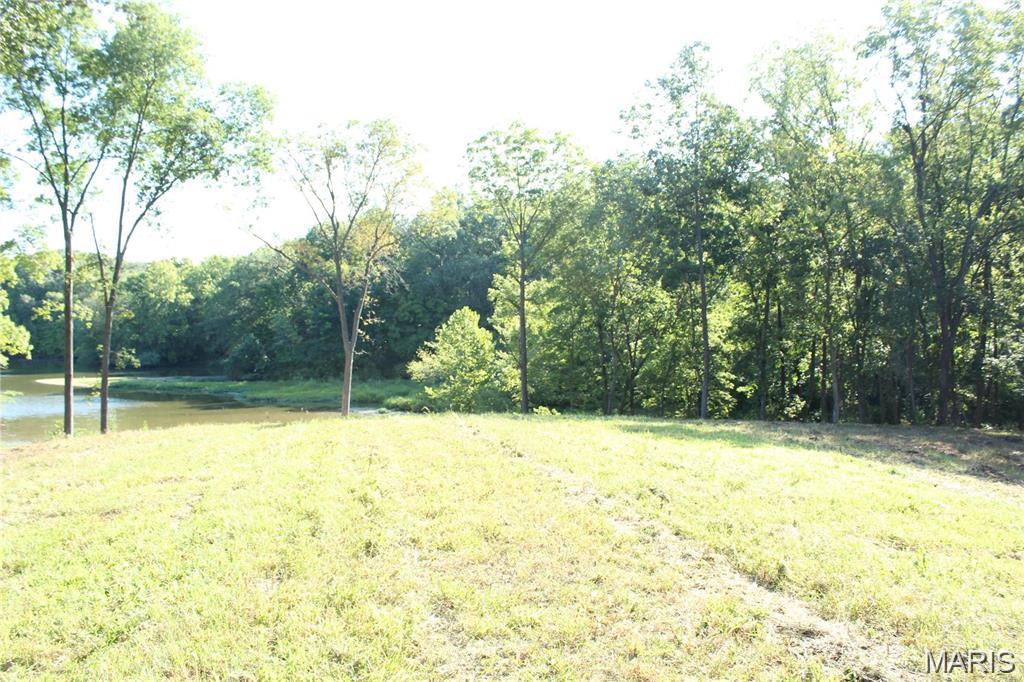 127 Quail Hollow Road Greenville, IL 62246 - Photo 17 of 18 Gallery Image 17