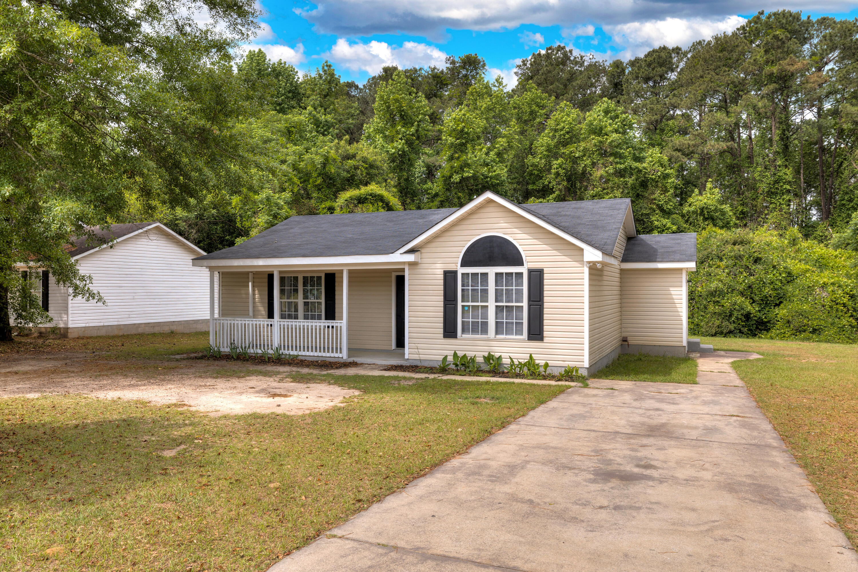 1053 Decatur Street Sumter, SC 29150 - Photo 3 of 28 03