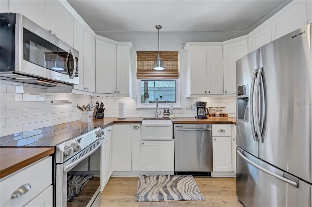 2437 Floyd Street Sarasota, FL 34239 - Photo 18 of 50
