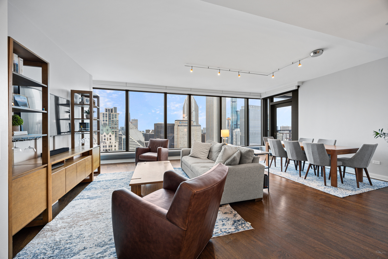 60 East Monroe Street, Unit 4806 Chicago, IL 60603 - Photo 2 of 37