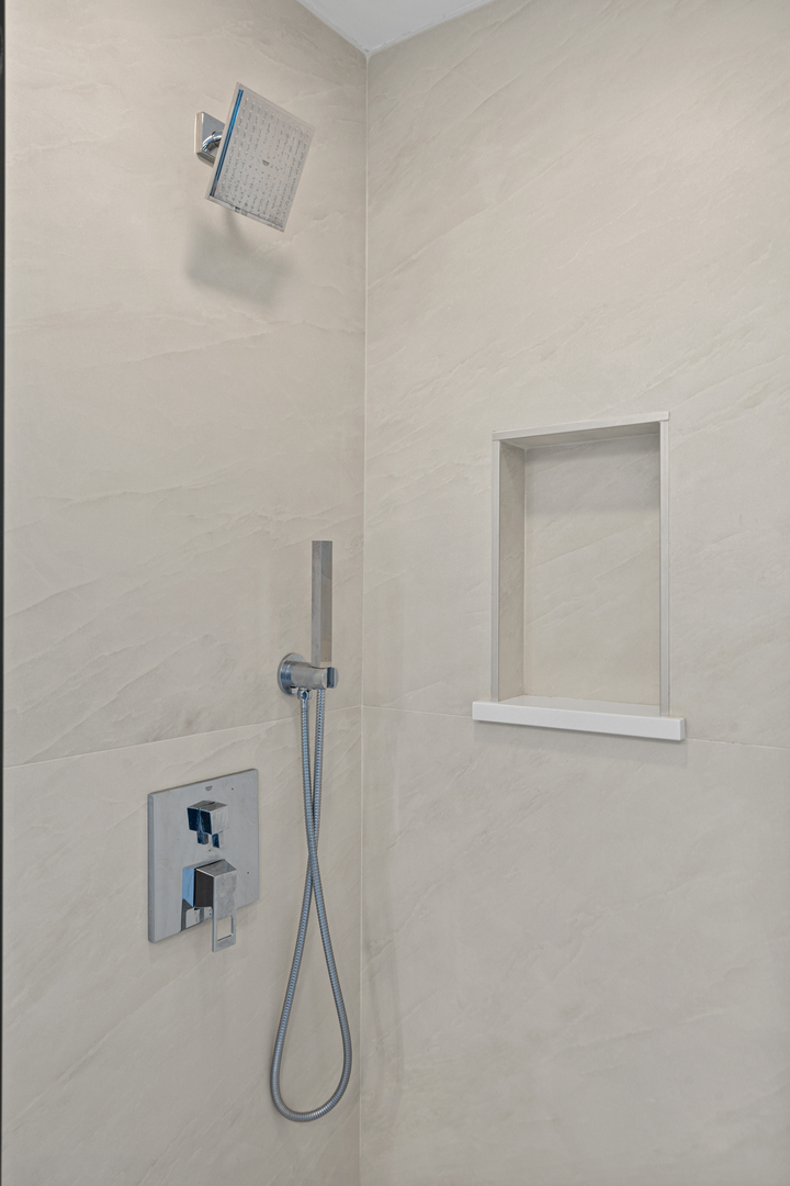 60 East Monroe Street, Unit 4806 Chicago, IL 60603 - Photo 23 of 37