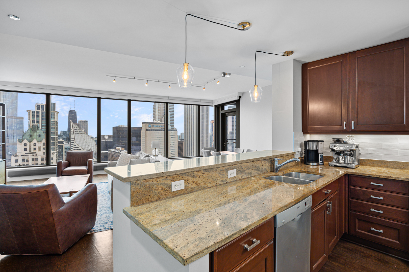 60 East Monroe Street, Unit 4806 Chicago, IL 60603 - Photo 7 of 37