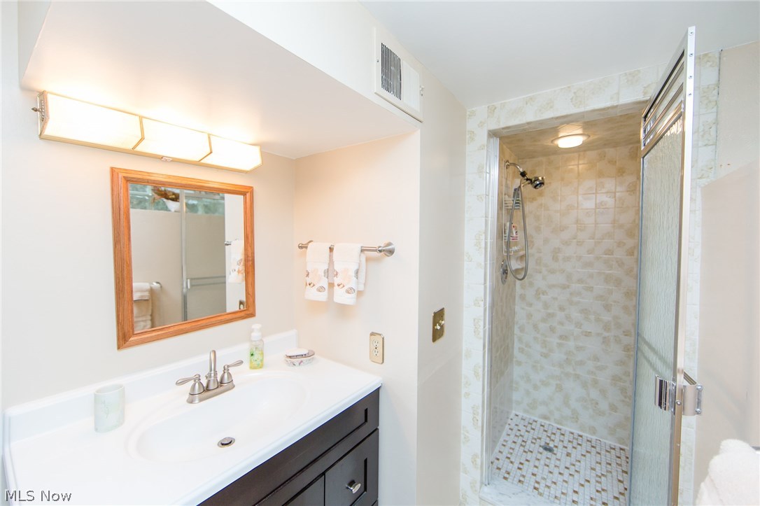 10460 Ridge Road North Royalton, OH 44133 - Photo 16 of 21