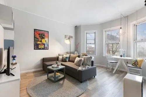 $1,990 | 4914 Park Avenue, Unit 2F, Weehawken, NJ 07086