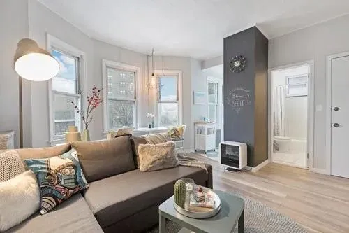 $1,990 | 4914 Park Avenue, Unit 2F, Weehawken, NJ 07086