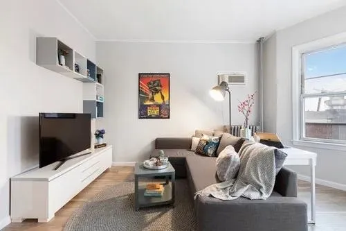 $1,990 | 4914 Park Avenue, Unit 2F, Weehawken, NJ 07086